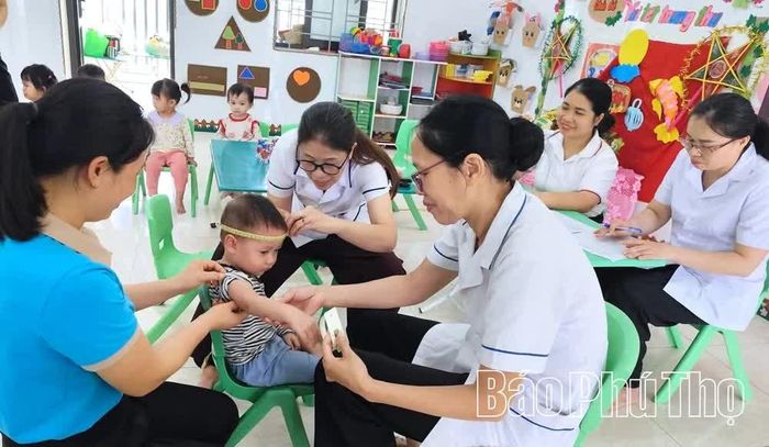 Trong số gần 697.100 trẻ em, học sinh được khám có gần 82.100 trường hợp đã được cập nhật dữ liệu khám sức khỏe lên hệ thống.