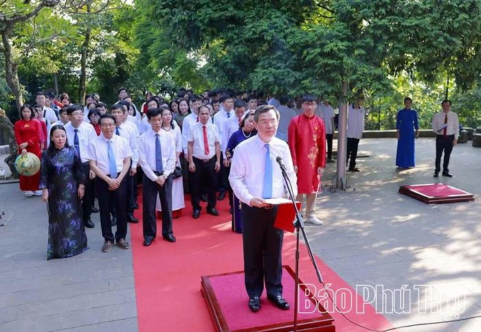 Lãnh đạo Sở Giáo dục và Đào tạo kính cáo các Vua Hùng về thành tích học tập, rèn luyện năm học 2025-2026.