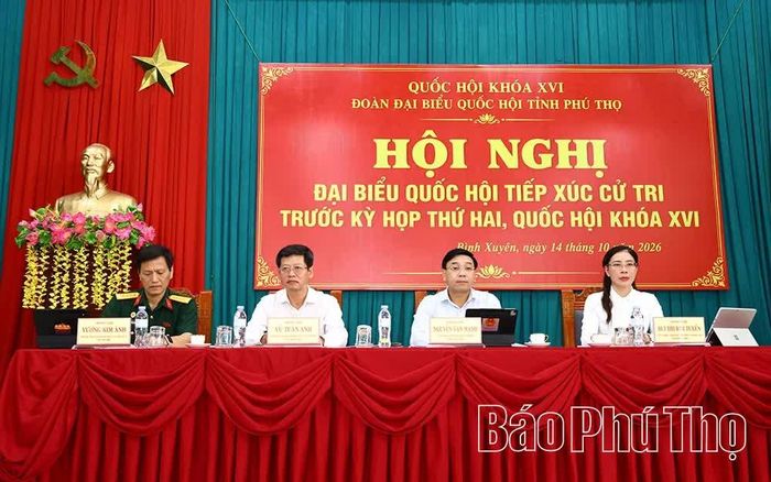 Các đại biểu Quốc hội tỉnh tiếp xúc cử tri 4 xã: Bình Xuyên, Xuân Lãng, Bình Nguyên, Bình Tuyền.
