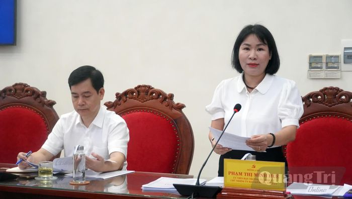 Đồng chí Phạm Thị Minh Huệ, Chủ nhiệm Ủy ban Kiểm tra Tỉnh ủy trình bày báo cáo kết quả thực hiện nhiệm vụ 9 tháng năm 2026 - Ảnh: N.M