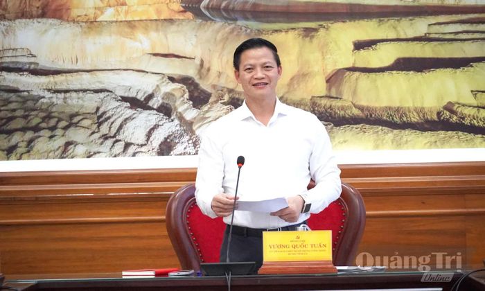 Đồng chí Vương Quốc Tuấn, Bí thư Tỉnh ủy yêu cầu công tác tuyên giáo cần chủ động đi trước định hướng, đồng hành cùng quá trình thực hiện và tạo sự đồng thuận trong cán bộ, đảng viên và Nhân dân - Ảnh: X.P