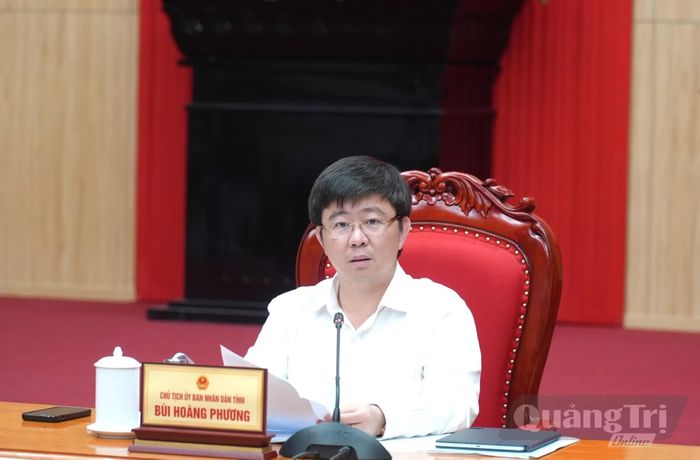 Đồng chí Bùi Hoàng Phương, Chủ tịch UBND tỉnh chủ trì buổi làm việc - Ảnh: T.Đ