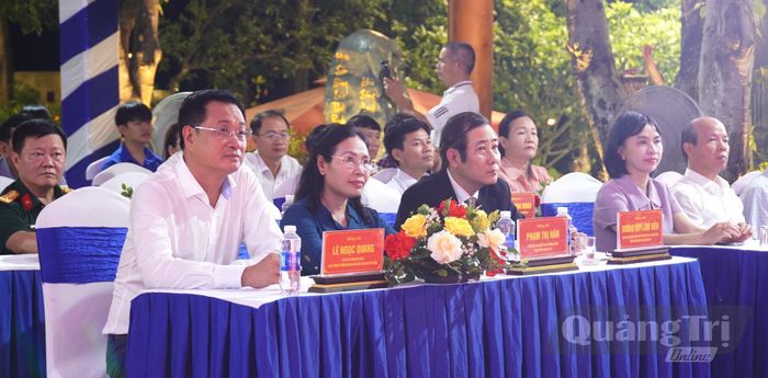 Đại biểu tham dự buổi lễ - Ảnh: C.H