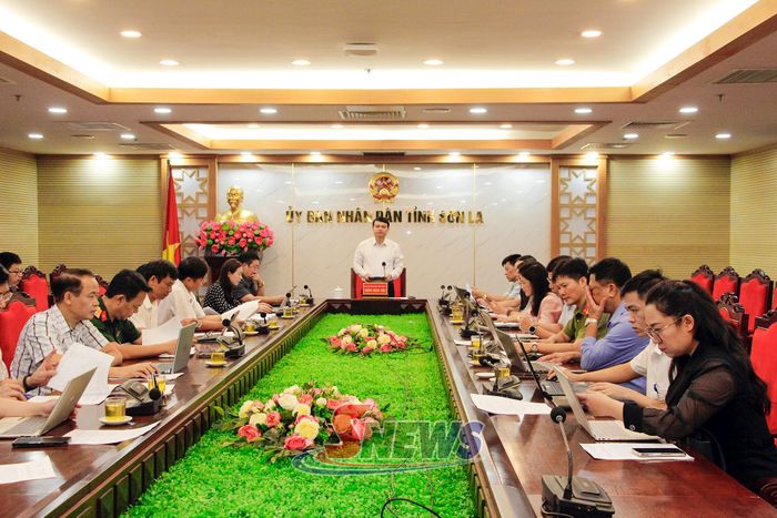 Đồng chí Phó Chủ tịch UBND tỉnh làm việc với Tổ công tác, Tổ giúp việc và các đơn vị liên quan về tình hình triển khai tổng rà soát văn bản quy phạm pháp luật.