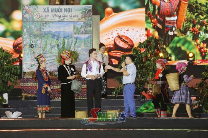 Đội thi xã Muổi Nọi tham gia Hội thi Nhà nông đua tài