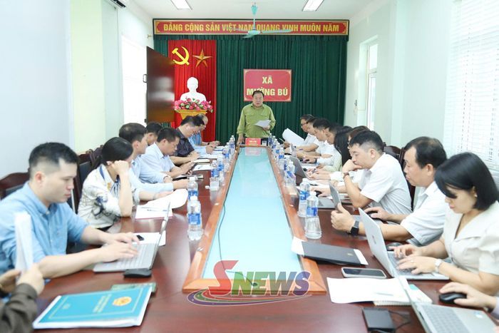 Đồng chí Phó Bí thư Tỉnh ủy, Chủ tịch Ủy ban MTTQ Việt Nam tỉnh làm việc với xã Mường Bú.