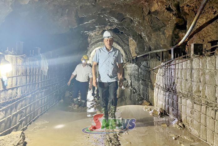 Đồng chí Phó Chủ tịch UBND tỉnh kiểm tra Dự án Thủy điện Nậm Pàn 5.