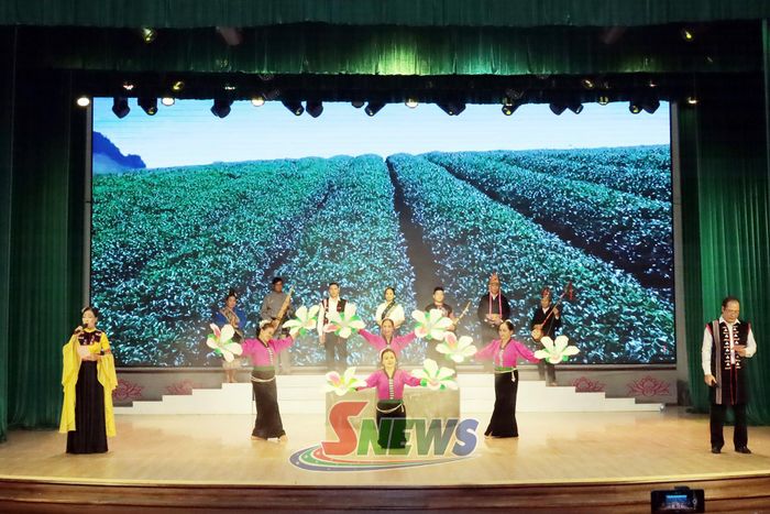 Tiết mục giới thiệu đội thi tỉnh Sơn La.