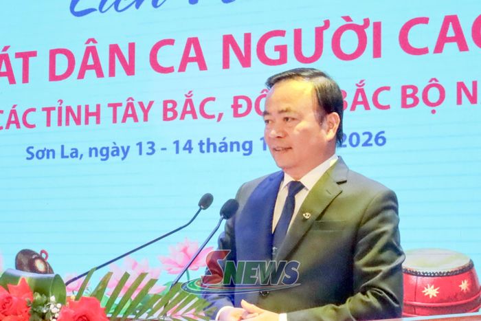 Đồng chí Hà Trung Chiến, Ủy viên Ban Thường vụ Tỉnh ủy, Phó Chủ tịch Thường trực UBND tỉnh phát biểu tại chương trình. 