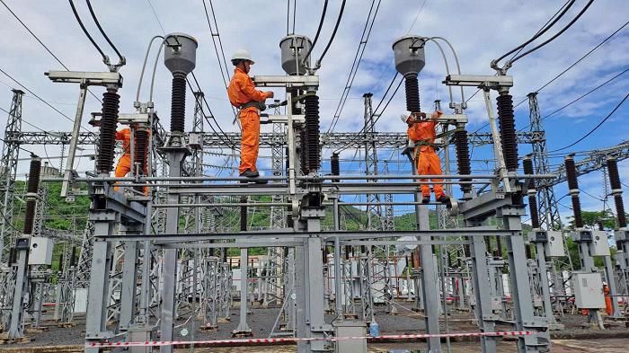 Sửa chữa bảo dưỡng trạm phân phối 220-110kV Buôn Kuốp.