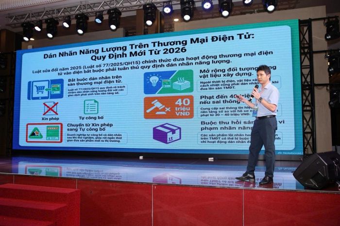 Một số diễn giả trình bày tham luận tại Hội thảo.