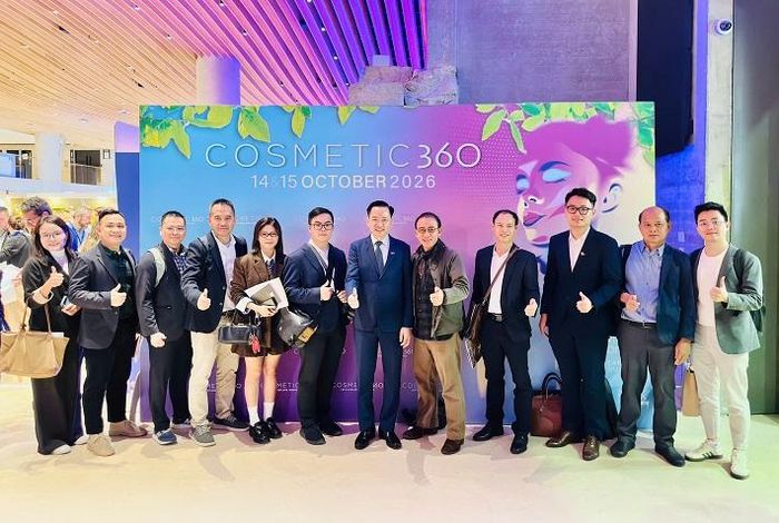 Đoàn công tác Vinachem và Lixco tại Triển lãm Quốc tế Cosmetic 360 ở Paris, Pháp