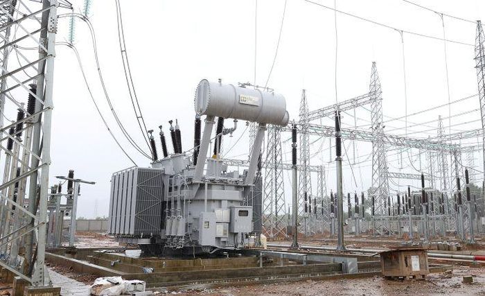 Máy biến áp tại Trạm biến áp 220kV Lăng Cô đã được lắp đặt xong