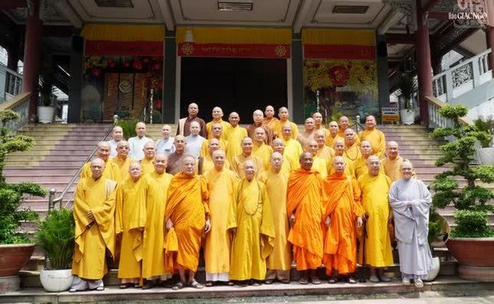 Lưu niệm sau hội nghị