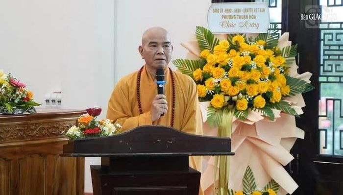 Thượng tọa Thích Nguyên Thành công bố quyết định của Trung ương Giáo hội về việc chuẩn y thành phần nhân sự Ban Trị sự GHPGVN TP.Huế, nhiệm kỳ 2026-2031 