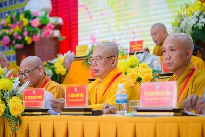 Chủ tọa đoàn phiên thứ nhất