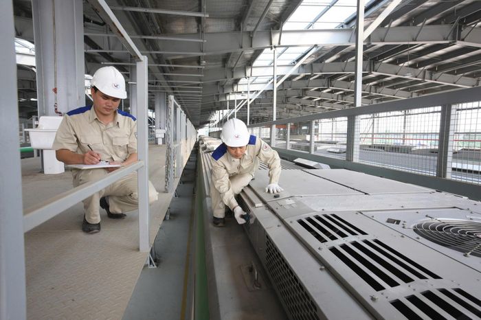 Theo Cục Đăng kiểm, việc chuyển từ tiền kiểm sang hậu kiểm sẽ giúp doanh nghiệp giảm chi phí dịch vụ kiểm tra định kỳ, chi phí dừng phương tiện để kiểm tra (ảnh minh hoạ).