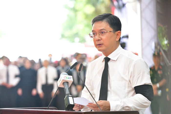 Đọc điếu văn tại buổi lễ, ông Nguyễn Mạnh Cường, Phó Chủ tịch UBND TP.HCM, Trưởng Ban Chỉ đạo về tìm kiếm, quy tập và xác định danh tính hài cốt liệt sĩ, bày tỏ lòng biết ơn sâu sắc đối với 731 liệt sĩ đã anh dũng hy sinh trong cuộc Tổng tiến công và nổi dậy Xuân Mậu Thân năm 1968.