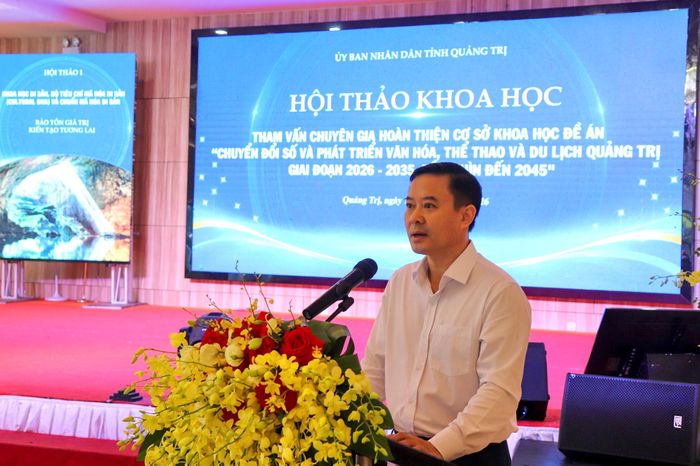 Ông Hoàng Thanh Hiến, Phó Giám đốc Sở Văn hóa, Thể thao và Du lịch tỉnh Quảng Trị, tham gia hội thảo khoa học về xây dựng chuẩn mã hóa, số hóa di sản văn hóa.