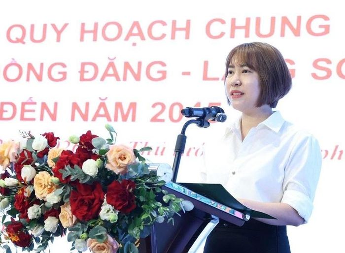 Bà Nguyễn Thị Phượng, Tổng Giám đốc Công ty Cổ phần Hữu Nghị Xuân Cương, đại diện các doanh nghiệp phát biểu tại hội nghị.