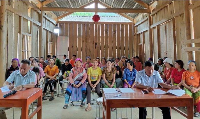 Đại biểu tham dự hội thảo về giảm thiểu tảo hôn và hôn nhân cận huyết thống tại Lào Cai.