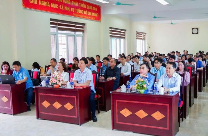 Hội nghị tập huấn nghiệp vụ tuyên truyền, vận động cho chức sắc, chức việc và người có uy tín tại xã Tả Van..
