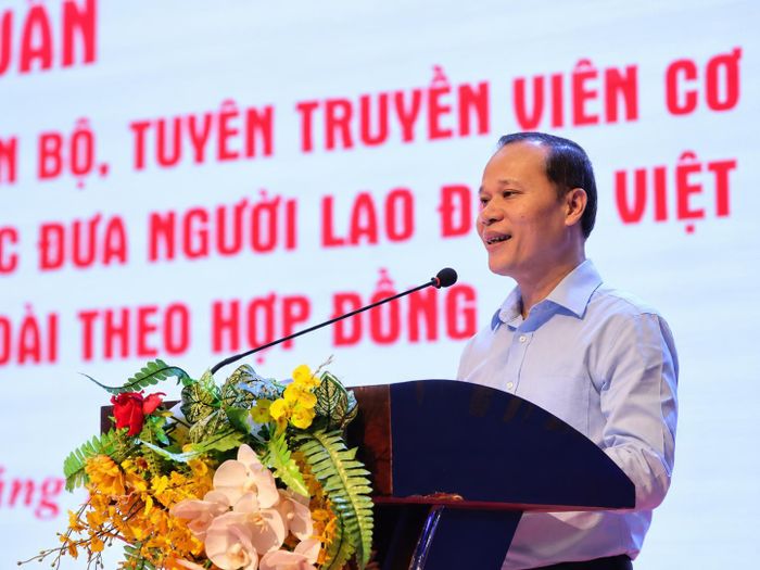Phó Chủ tịch thường trực UBND thành phố Bắc Ninh Mai Sơn chia sẻ tại hội nghị tập huấn. Ảnh: Nguyễn Hằng