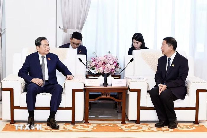 Chủ tịch Quốc hội Trần Thanh Mẫn tiếp Bí thư Thành uỷ Diên An Vương Hải Bằng. Ảnh: Doãn Tấn/TTXVN