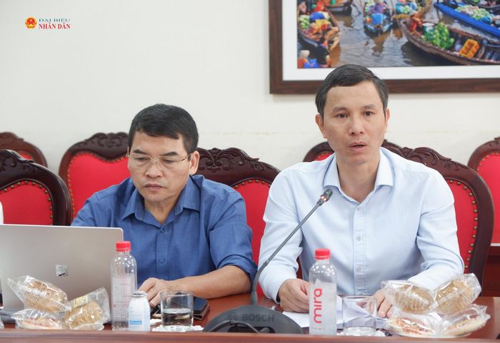 Phó Chánh Văn phòng Bộ Giáo dục và Đào tạo Nguyễn Văn Cừ phát biểu tại cuộc làm việc