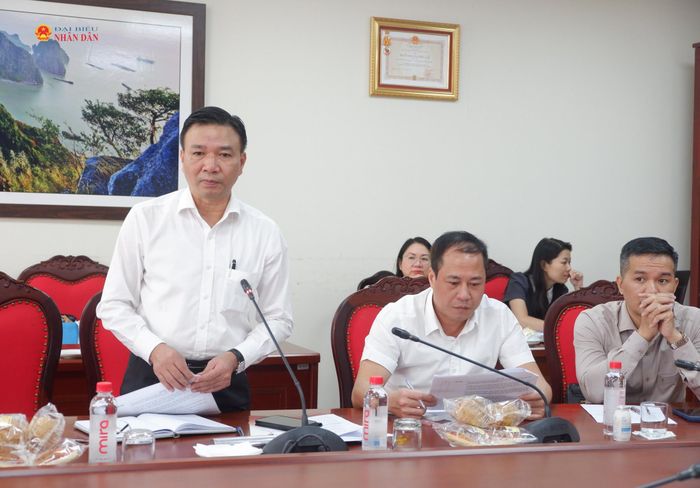 ĐBQH hoạt động chuyên trách tại Ủy ban Văn hóa và Xã hội Chu Mạnh Hùng báo cáo về công tác tổ chức Hội thảo