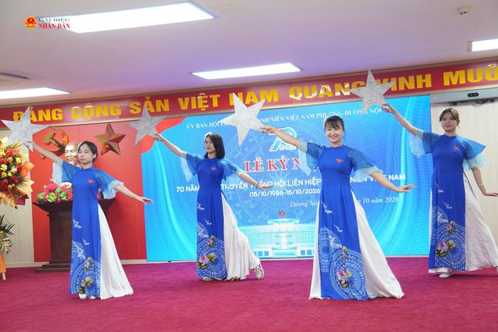 Các tiết mục văn nghệ tại chương trình.