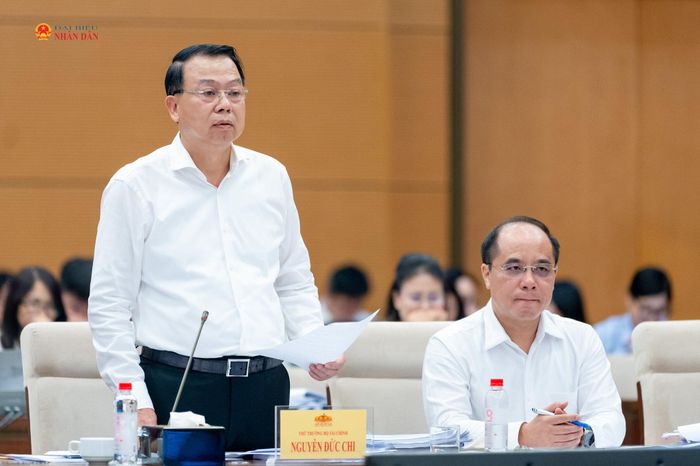 Thứ trưởng Bộ Tài chính Nguyễn Đức Chi giải trình làm rõ các vấn đề được đại biểu quan tâm. Ảnh: Phạm Thắng