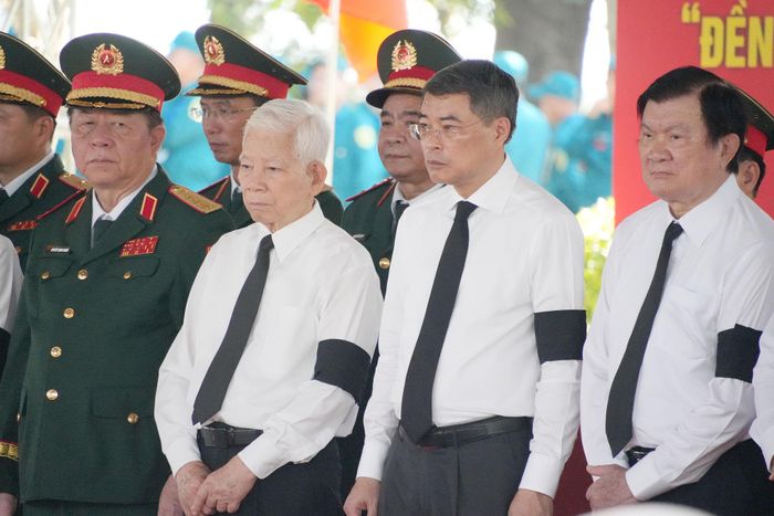 Lãnh đạo, nguyên lãnh đạo Đảng, Nhà nước tại buổi lễ. Ảnh: Thạc Hiếu