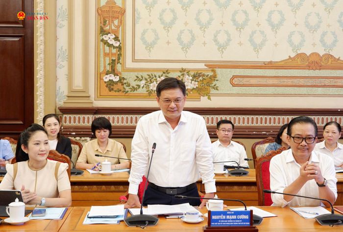 Phó Chủ tịch UBND thành phố Nguyễn Mạnh Cường phát biểu
