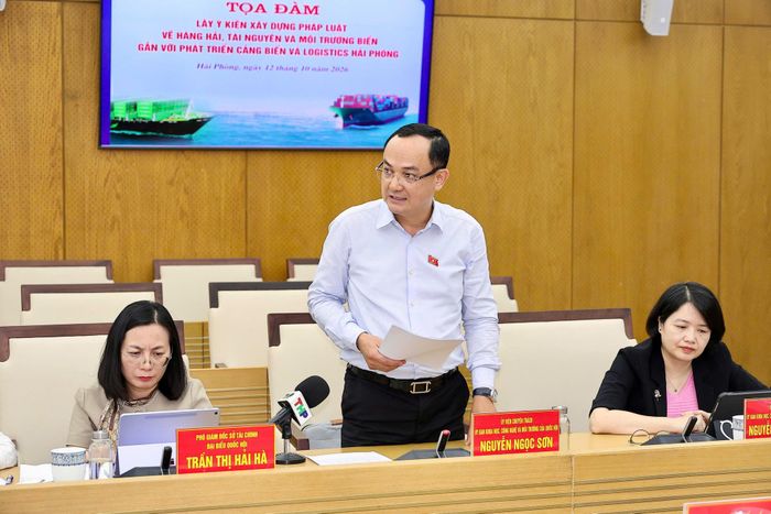 Các đại biểu, chuyên gia và đại diện doanh nghiệp tham gia đóng góp ý kiến tại tọa đàm. Ảnh: Việt Cường