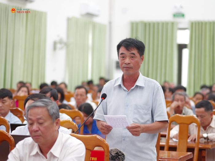 Cử tri phát biểu, kiến nghị tại hội nghị