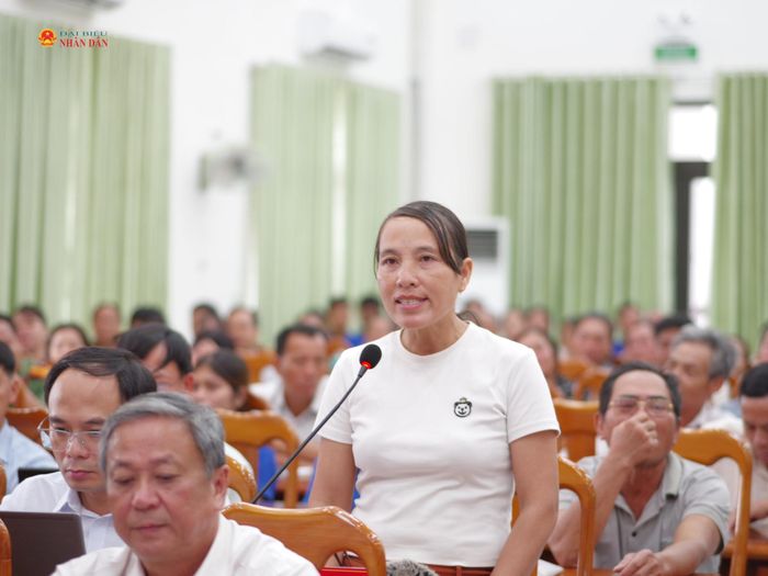 Cử tri phát biểu, kiến nghị tại hội nghị