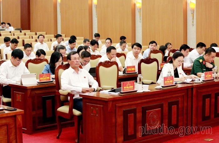 Các đại biểu dự kỳ họp