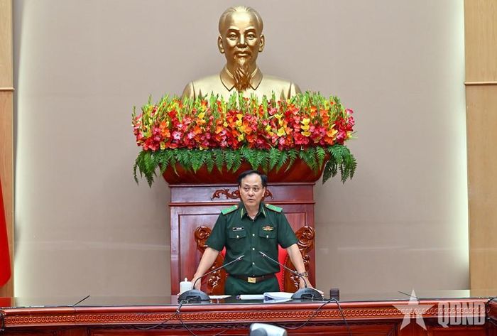 Thiếu tướng Bùi Thế Tuyên, Cục trưởng Cục Trinh sát, Bộ đội Biên phòng rút kinh nghiệm đấu tranh chuyên án. (Ảnh: Lê Hiếu)