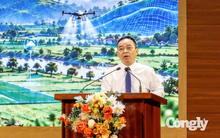 Phó Chủ tịch UBND tỉnh Điện Biên Nguyễn Văn Đoạt phát biểu tại hội thảo.