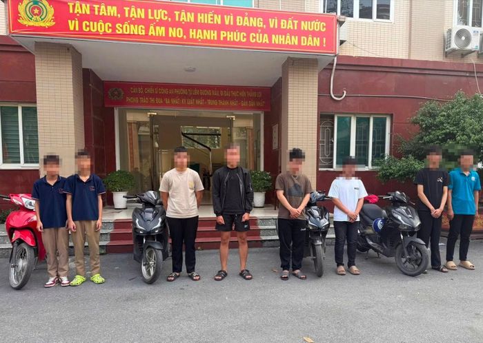 Nhóm đối tượng bị bắt giữ. Ảnh CACC