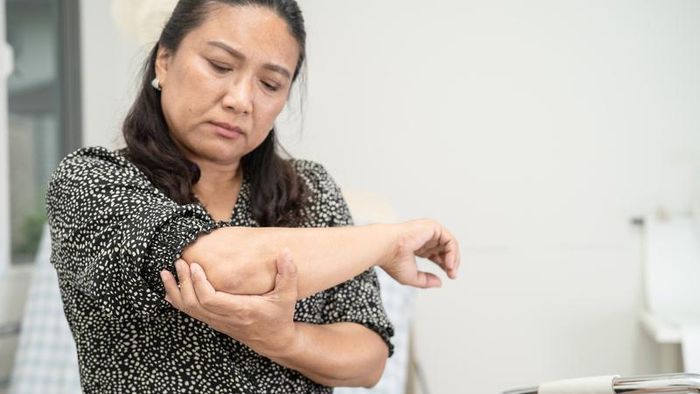 Mật độ xương và khối lượng cơ có xu hướng suy giảm theo tuổi