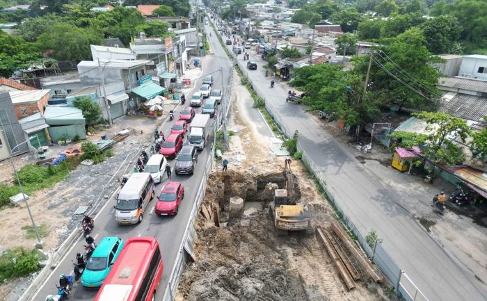 Bụi từ xây dựng công trình cũng "góp phần" không nhỏ vào nguồn gây ô nhiễm không khí.