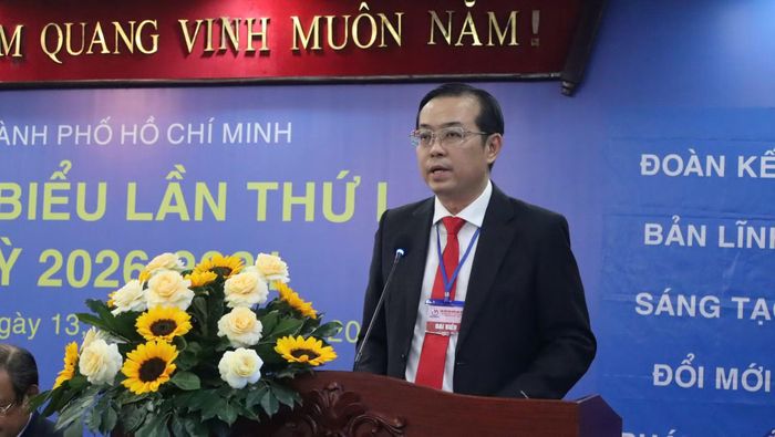  Nhà báo Lê Văn Minh, Tổng Giám đốc Cơ quan Báo và Phát thanh, Truyền hình TP Hồ Chí Minh phát biểu tại đại hội. 