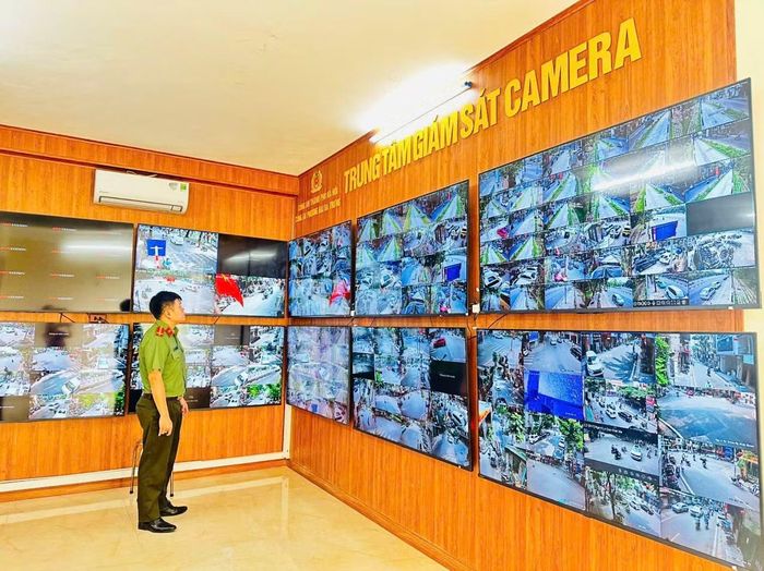 Trung tâm giám sát camera tại Công an phường Hai Bà Trưng.