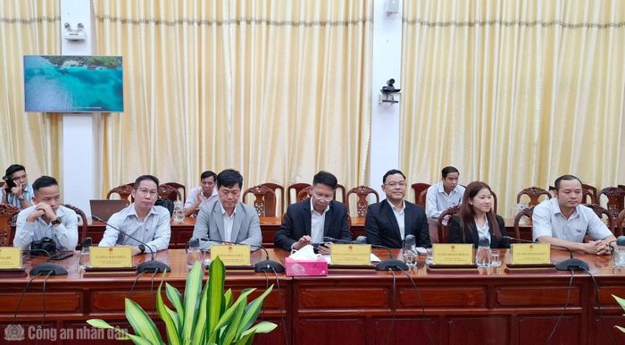 Các đại biểu tham dự hội nghị.