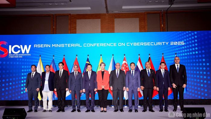 Bộ trưởng Lương Tam Quang và các đại biểu tham dự SICW 2026 và AMCC lần thứ 11. Ảnh: Trí Trung
