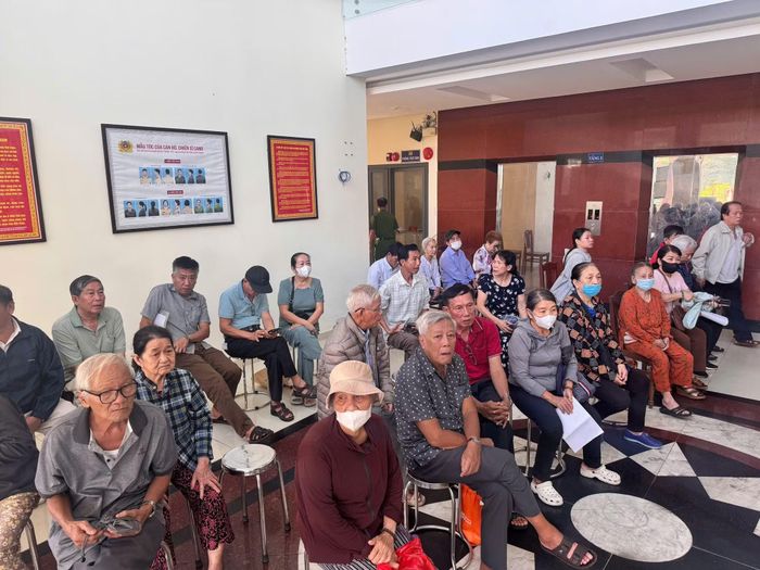Công an TP Đà Nẵng tổ chức thu nhận mẫu ADN thân nhân liệt sĩ, phục vụ công tác tìm kiếm, quy tập và xác định danh tính hài cốt liệt sĩ còn thiếu thông tin.