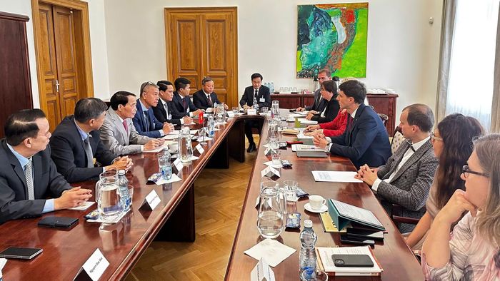 Hai bên đánh giá cao những thành tựu đạt được trong quan hệ Việt Nam – Czech sau 76 năm thiết lập và phát triển quan hệ ngoại giao.
