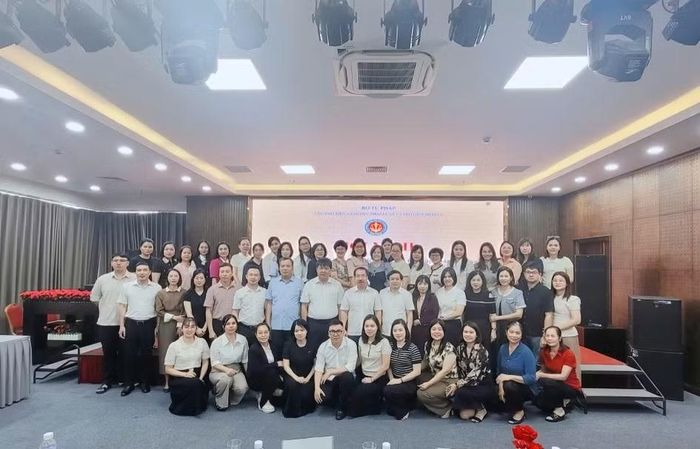 Cục trưởng Cục PBGDPL&TGPL Cù Thu Anh và các đại biểu tham dự hội nghị.